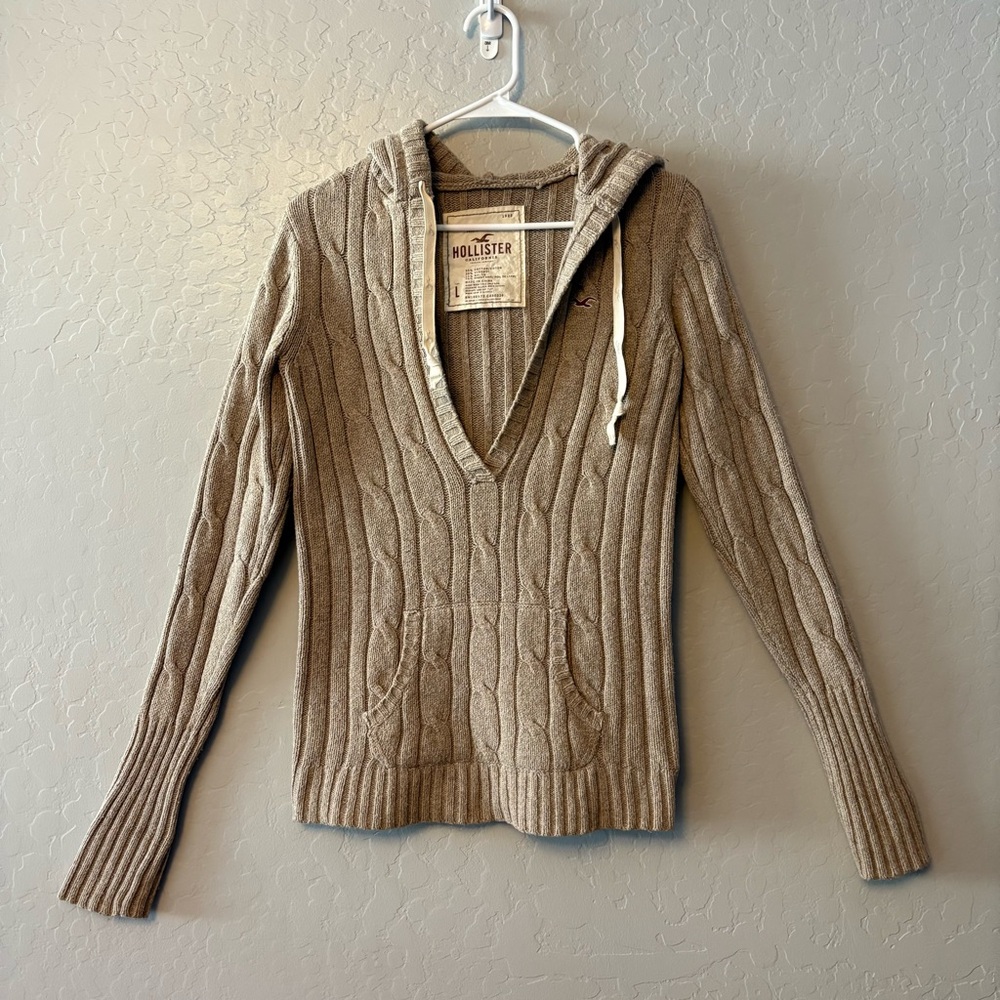 Hollister Y2K beige cable knit hooded deep v-neck rabbit hair sweater large